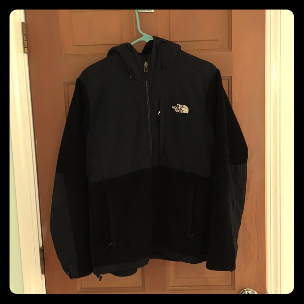 EUC Women’s hooded North Fave fleece